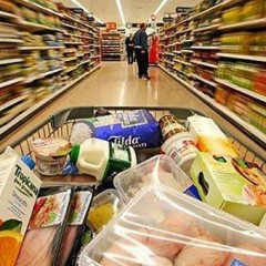 Как супермаркеты заставляют нас покупать лишнее товар