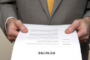 На одну вакансию в Украине сейчас претендуют 10 человек занятость