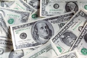 С украинцев поголовно начали брать взятки за трудоустройство место