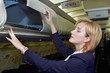 В Украине стюардессы зарабатывают в 5 раз больше медсестер гривна